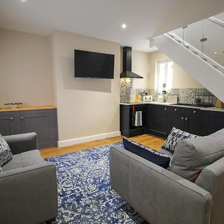 Ashbourne Luxury Suites ภายนอก รูปภาพ